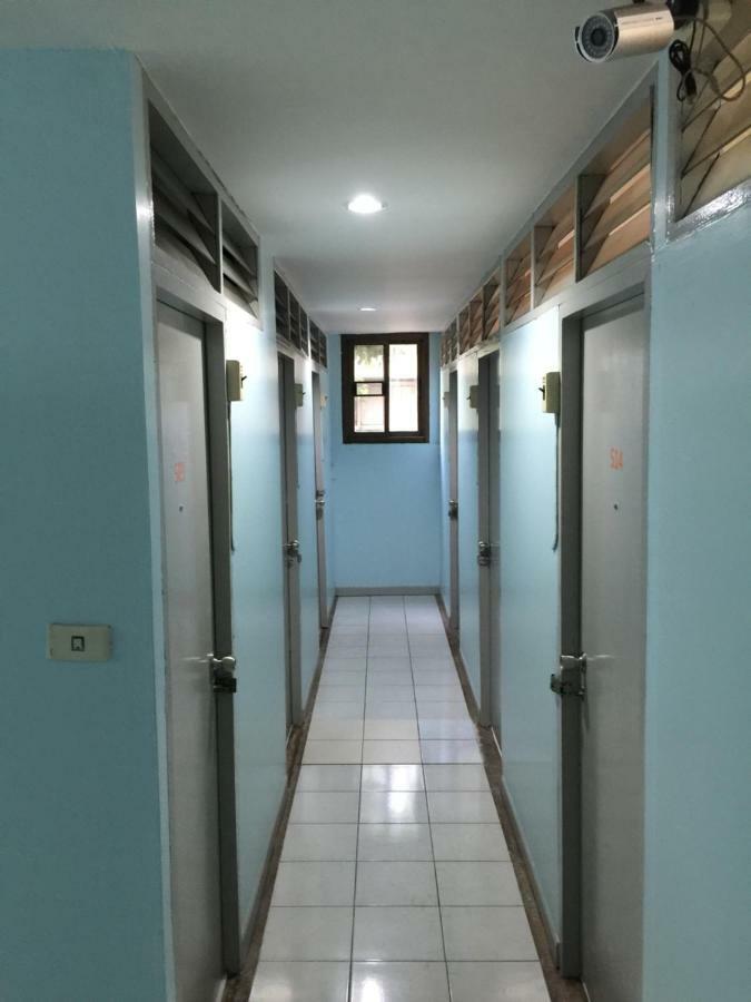 Nat 2 Guest House Bangkok Exterior foto